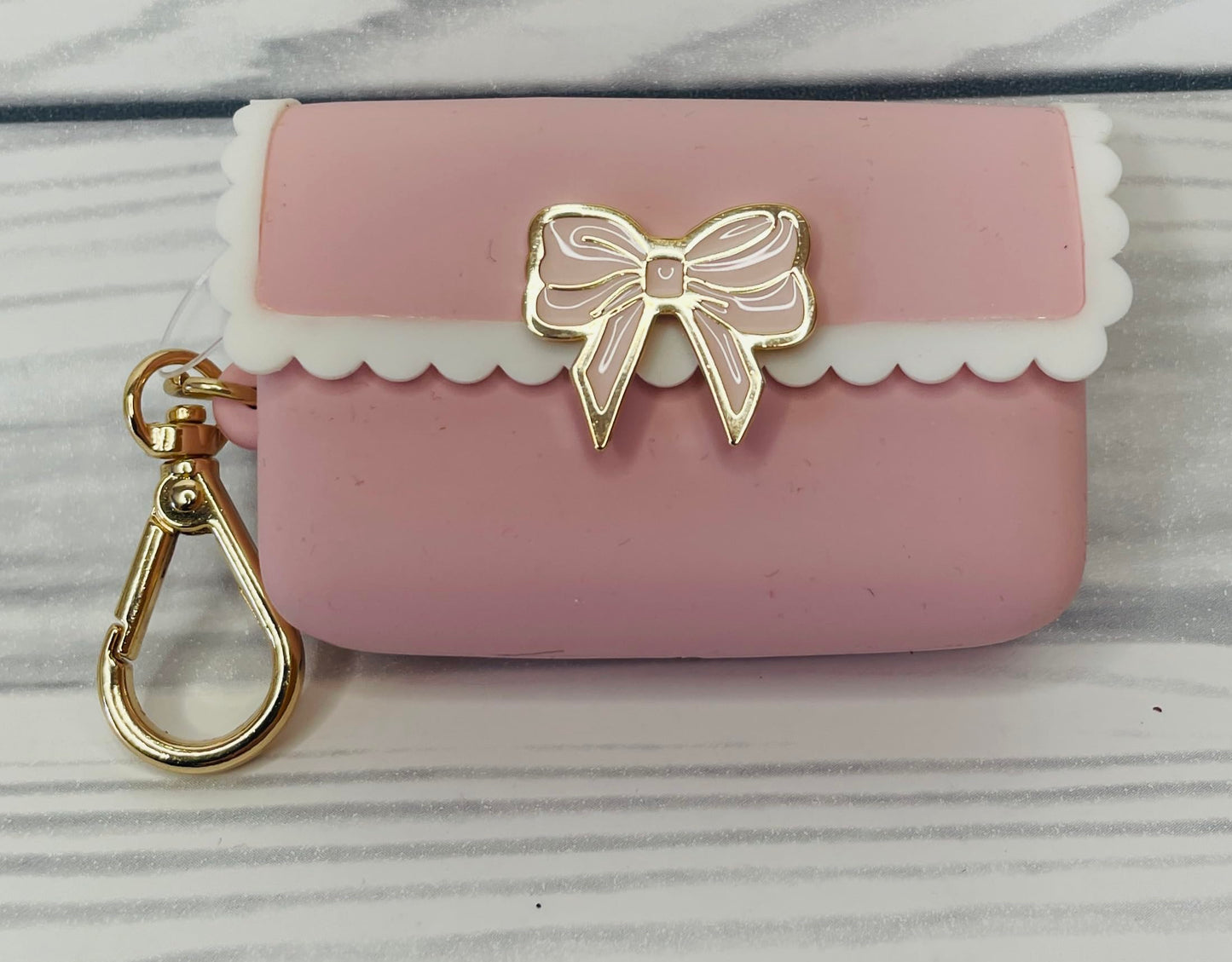 Bath & Body Works Scallop Bow Snap Case