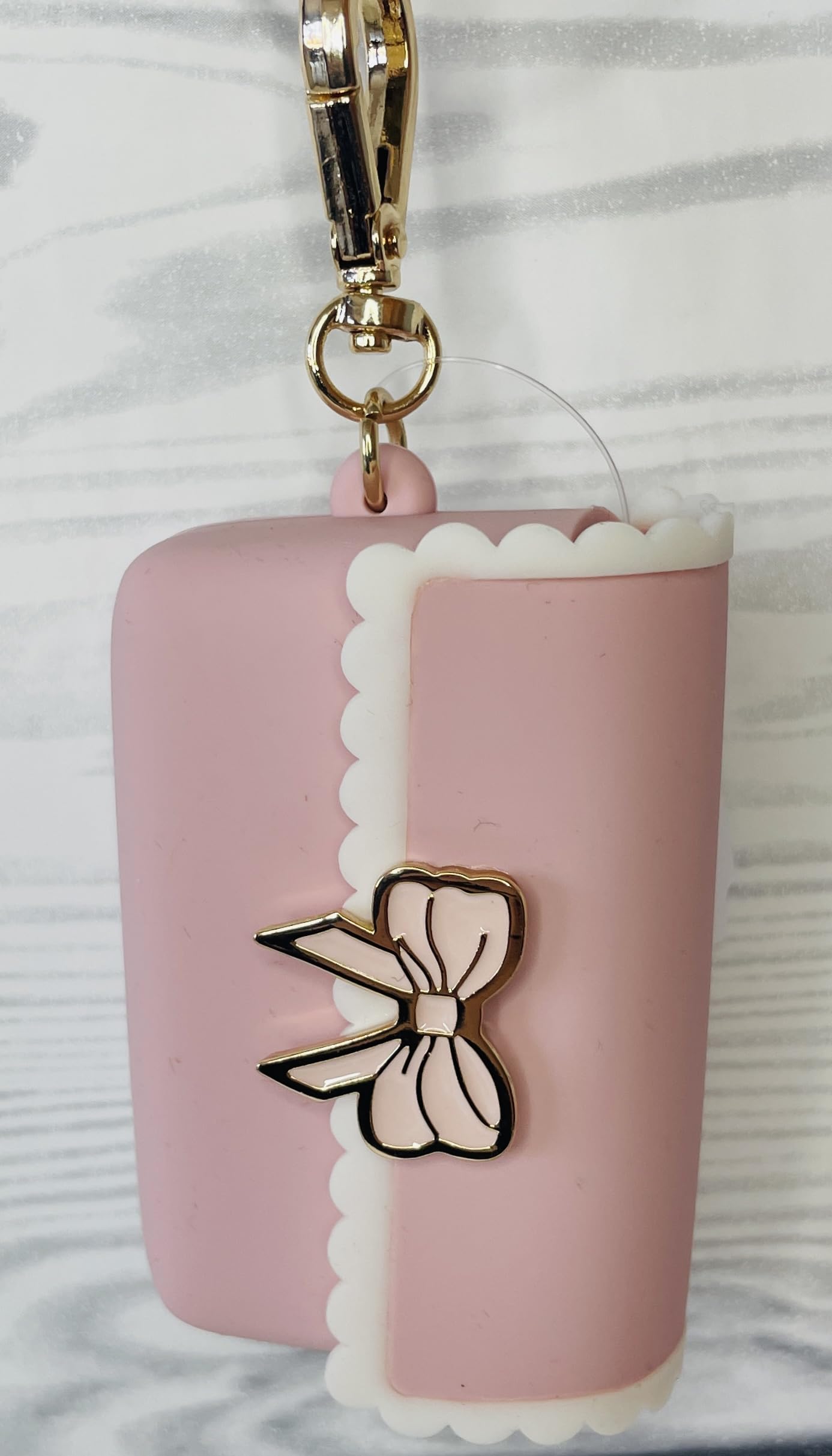 Bath & Body Works Scallop Bow Snap Case